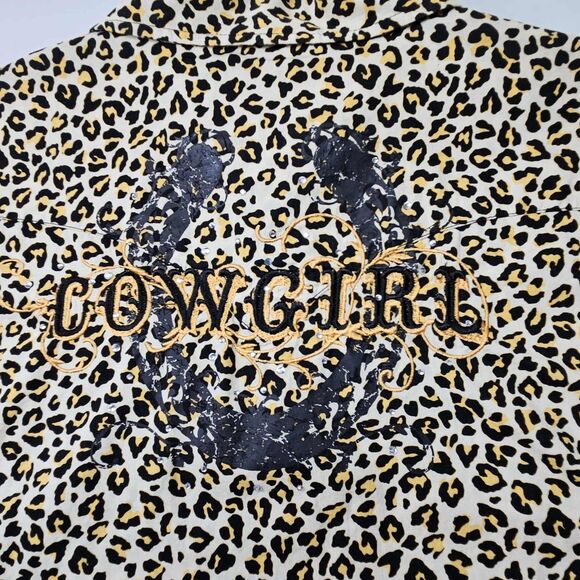 Cowgirl Hardware Women’s M Leopard Print Western Shirt Rhinestone snaps - Picture 3 of 11